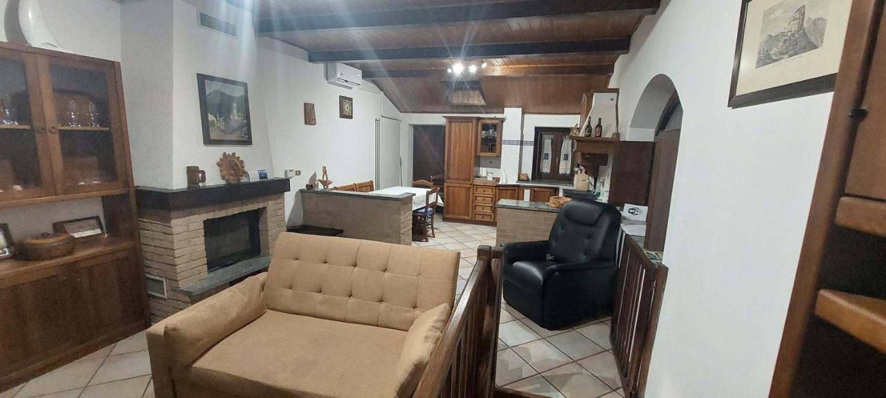 Casa Del Rustico, Indipendente Vista Sacra Con Dipinto Villa Caprie Dış mekan fotoğraf